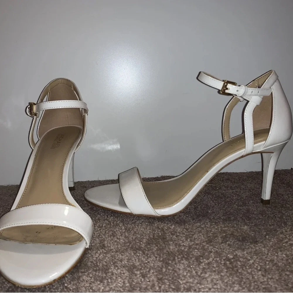 MICHAEL Michael Kors Tan White Heels with Stiletto - Picture 5 of 6